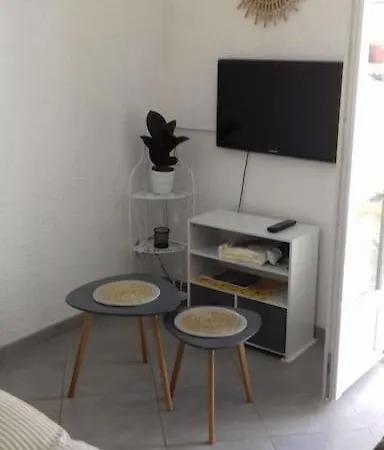 Maison A 50 M De La Feriehus *